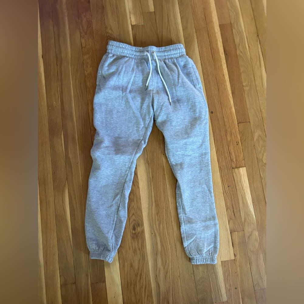 Used Pennant Men’s Gray Sweatpants with side pockets and one back pocket Size XS